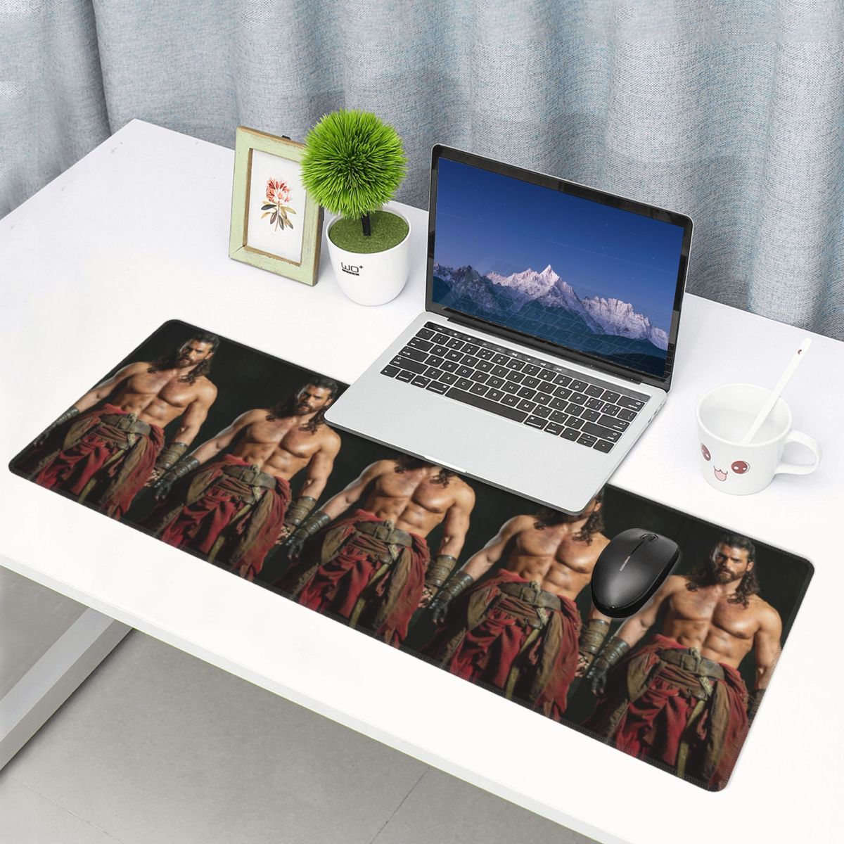 Gaming Accessories Photo - بساط فأرة كبير، صورة الممثل كان
