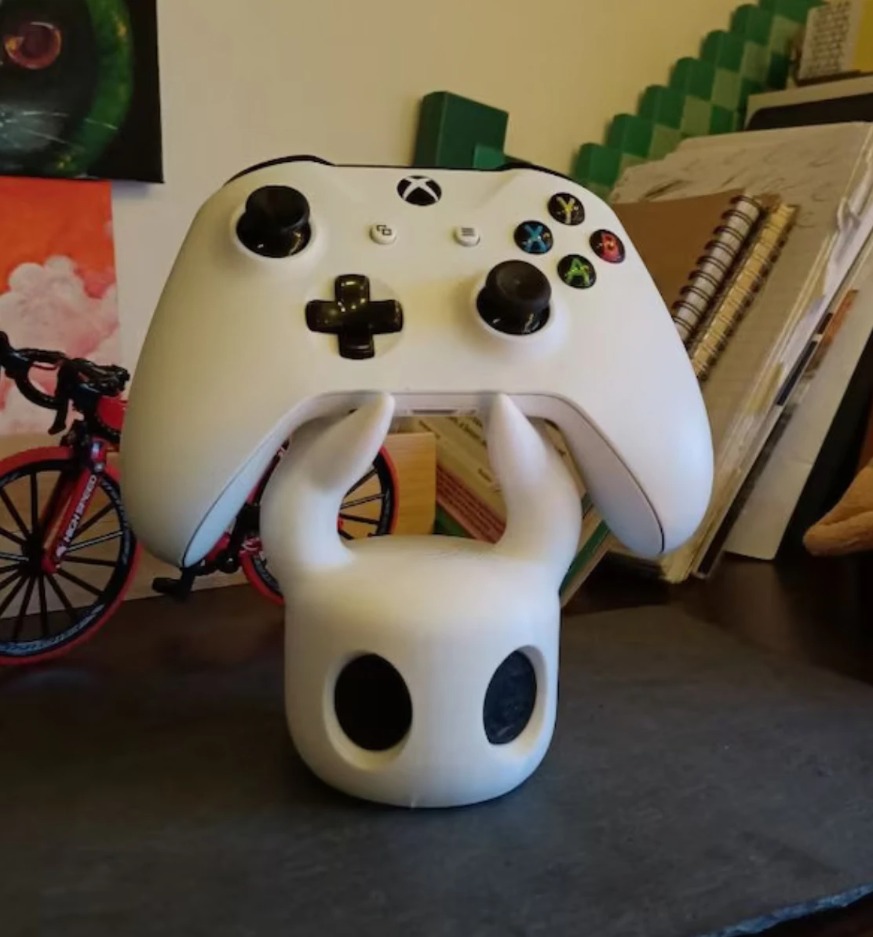 حامل تحكم ألعاب بتصميم شبح كرت - مراجعة Gaming Accessories Stand وسعره