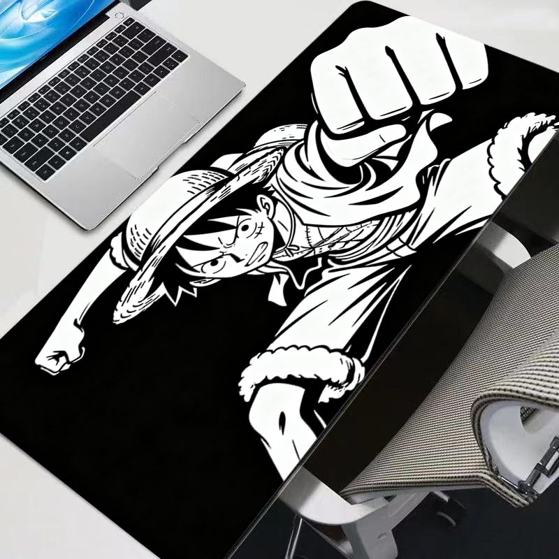 لوحة ماوس باللونين الأبيض والأ - مراجعة Gaming Accessories For Gaming Laptop وسعره